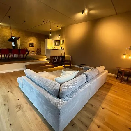 Grosse Loft Im Naturschutzgebiet Mit Eigenem Garten Appartamento *