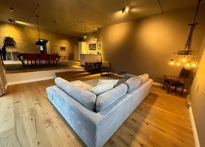 Grosse Loft Im Naturschutzgebiet Mit Eigenem Garten Lägenhet *